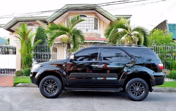 Toyota Fortuner diesel automatic 2009 DARE TO COMPARE!!!-3