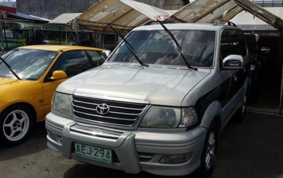 Toyota Revo 2003 VX200 MT for sale