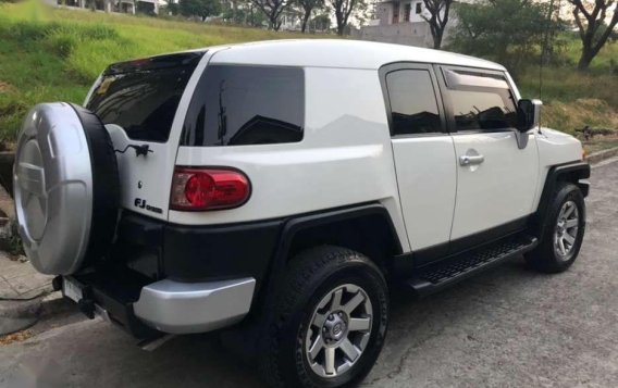 2016 TOYOTA FJ Cruiser 4.0L gasoline automatic 4x4-5