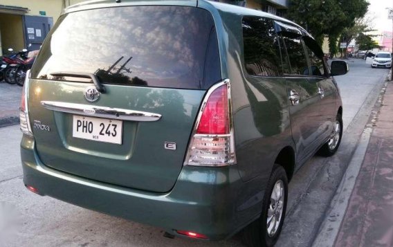 2010 Toyota Innova E Diesel Super Fresh-2