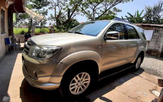 Toyota Fortuner 2011 for sale-1