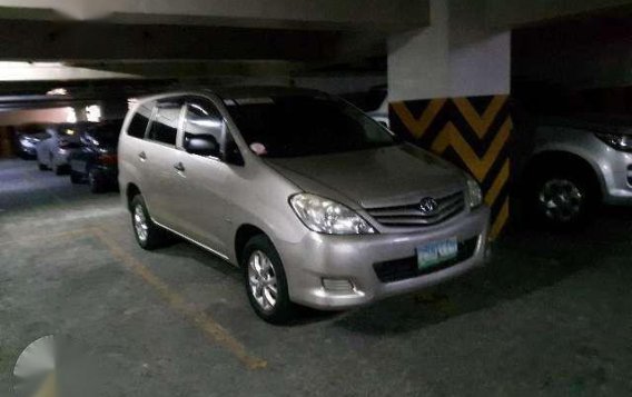 Toyota Innova E 2.0 Automatic 2009 for sale -3