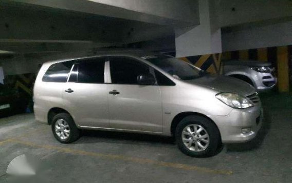 Toyota Innova E 2.0 Automatic 2009 for sale -2