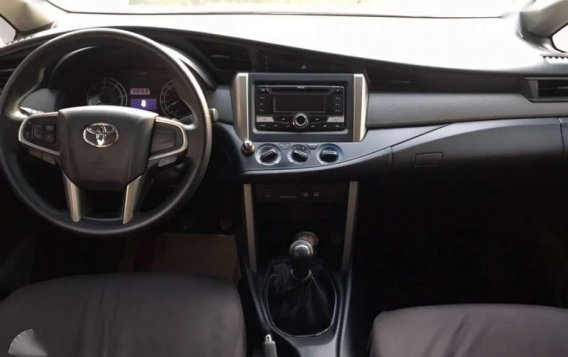 Toyota Innova E 2017 for sale-8