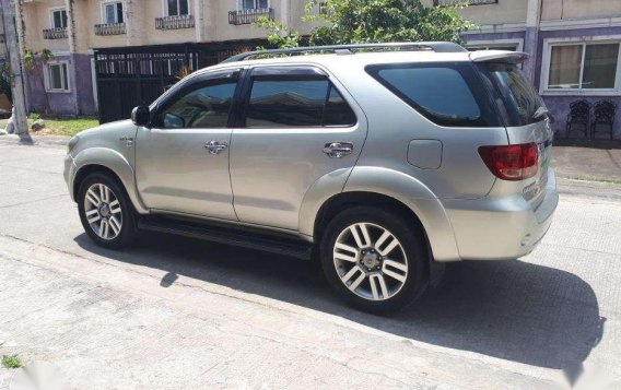 Toyota Fortuner V 2006 model for sale-9