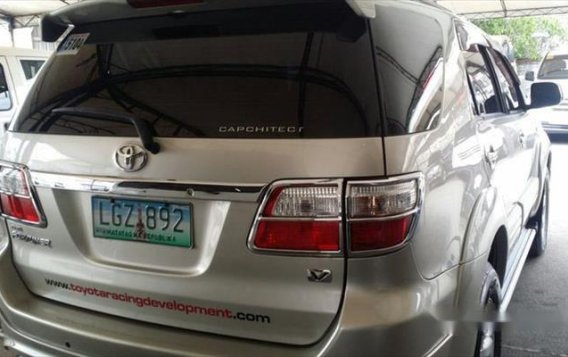 Toyota Fortuner 2011 V for sale-4