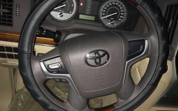 Toyota LAND CRUISER VX 200 Dubai AT 2017 -5