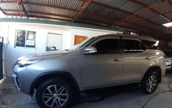 Toyota Fortuner V 2017 Silver for sale