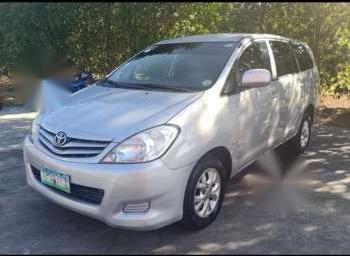 2011 Toyota Innova E variant for sale