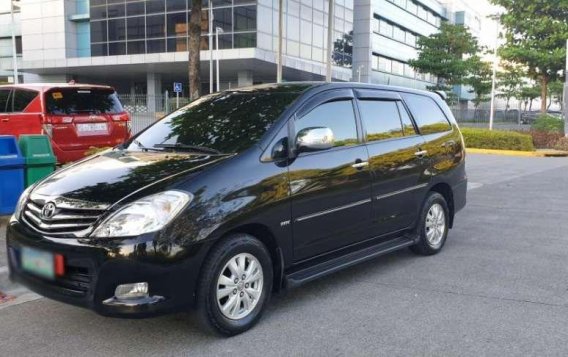 Toyota Innova 2010 for sale-1