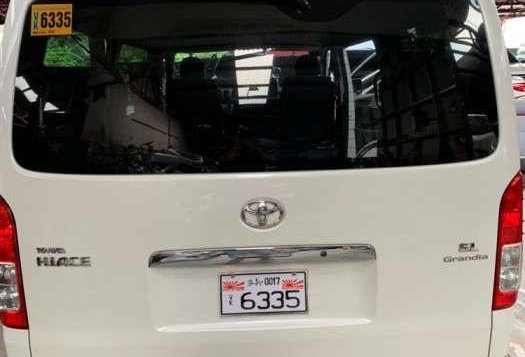 2017 Toyota Hiace GLGrandia AT White for sale-4
