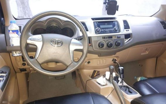 2012 Toyota Hilux 4X4 AT for sale-8