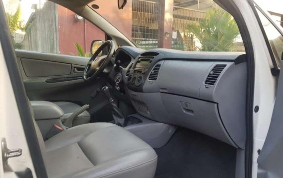 Toyota Innova 2011 for sale-4