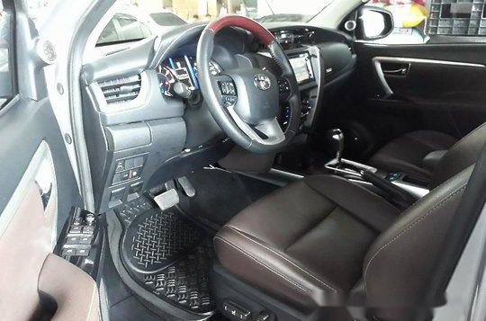 Toyota Fortuner 2017 V AT for sale-8