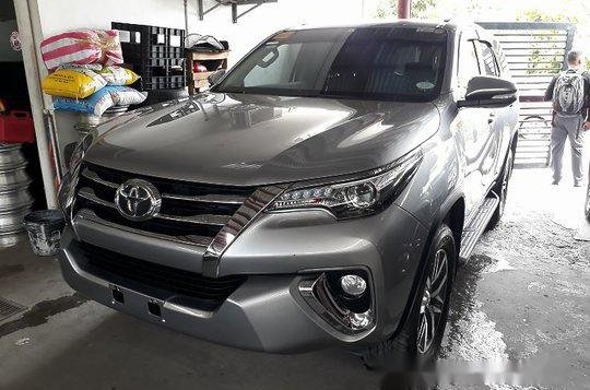 Toyota Fortuner 2017 V AT for sale-2