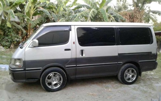 Toyota Hiace 2010 for sale-3