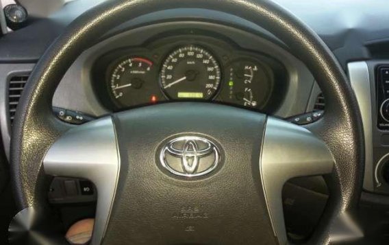 Toyota Innova 2.5 E 2013 diesel AT for sale -2