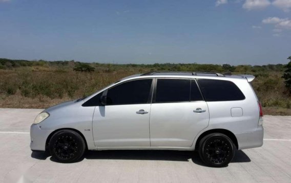 Toyota Innova E 2010 for sale -3