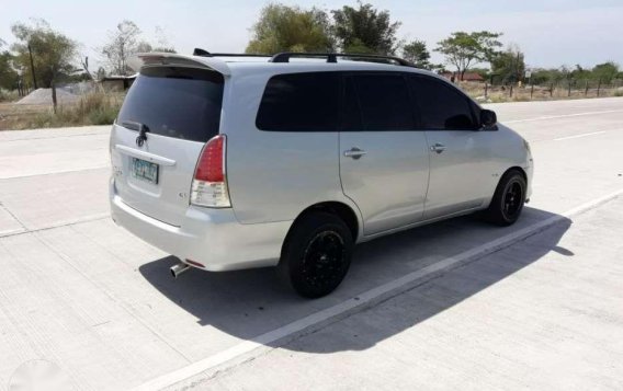 Toyota Innova E 2010 for sale -4