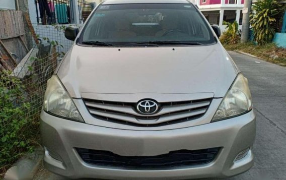 2011 Toyota Innova E for sale-1