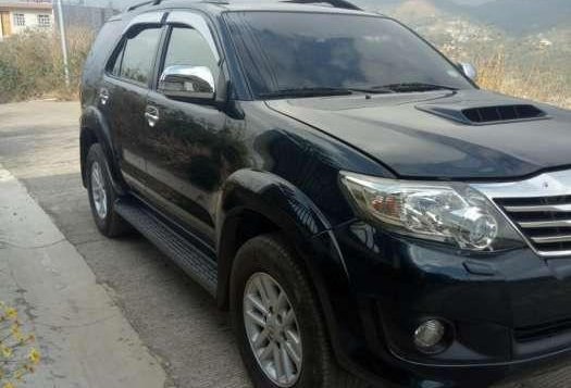 Toyota Fortuner V 2014 for sale-1