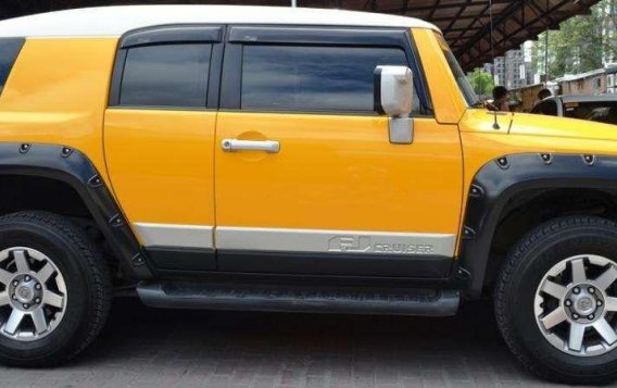 2015 Toyota FJ Cruiser Local with Free Gas Top Line-7