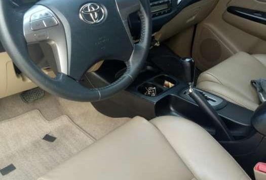 Toyota Fortuner V 2014 for sale-4