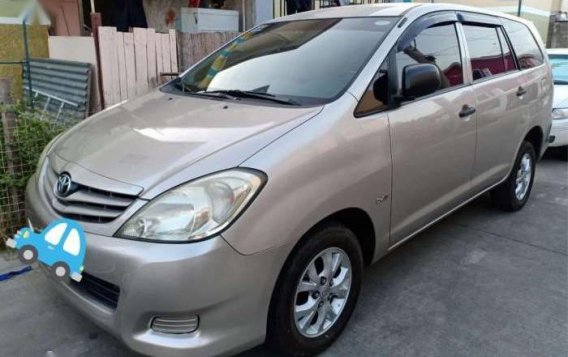 Toyota Innova E 2011 for sale-6