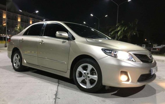 Toyota Corolla Altis 2.0V 2012 for sale-3