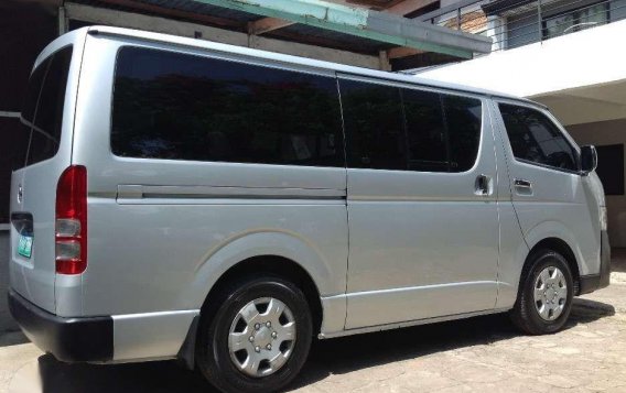 2013 Toyota Hiace commuter for sale-1