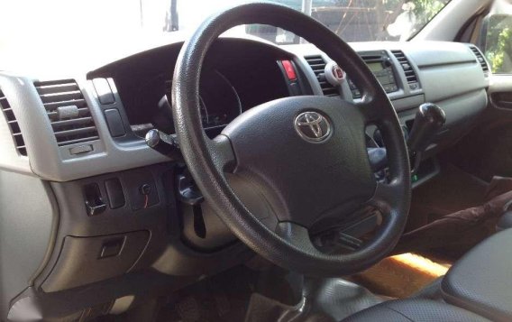 2013 Toyota Hiace commuter for sale-2