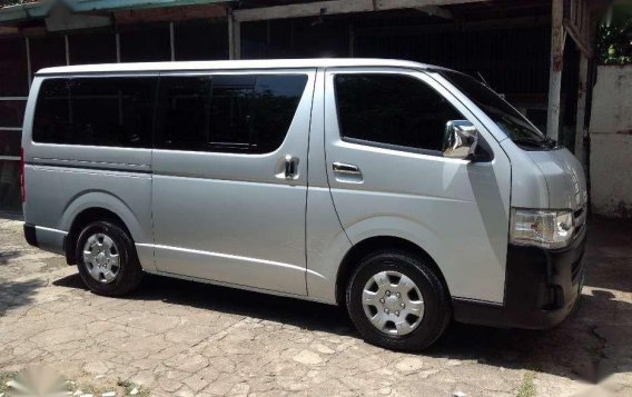 2013 Toyota Hiace commuter for sale