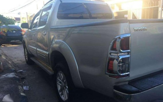For sale Toyota Hilux 4x4 automatic 2015-8