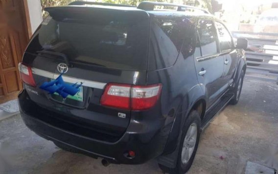 2011 Toyota Fortuner G for sale -3