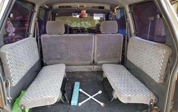 Toyota Revo VX200 2003 for sale-9