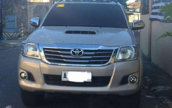 For sale Toyota Hilux 4x4 automatic 2015-7