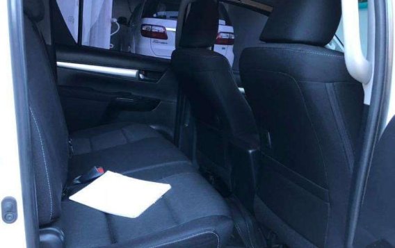 2016 Toyota Hilux 4x2 Automatic Diesel for sale-9