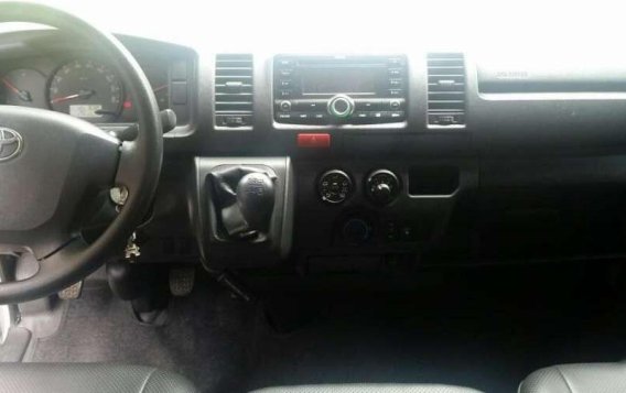 2017 Toyota Hiace Commuter for sale-5