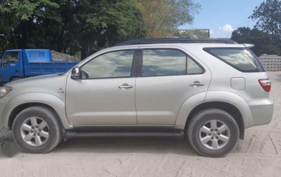 2009 Toyota Fortuner G for sale -4