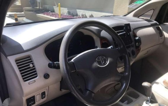 Toyota Innova V 2008 Top of the line for sale -3