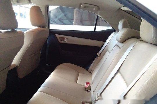 Toyota Corolla Altis 2016 V AT for sale -8