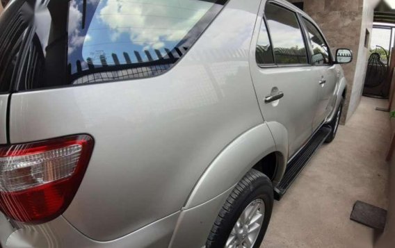 Toyota Fortuner 2011 for sale-4