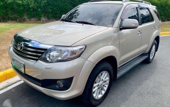 Toyota FORTUNER GAS 4X2 AT 2012 for sale-1