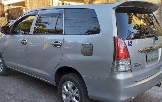 Toyota Innova E 2010 for sale-2