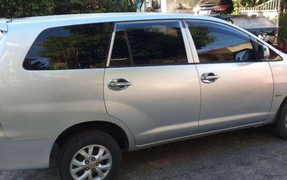 Toyota Innova E 2010 for sale-5