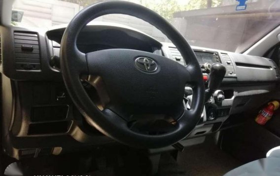 2015 Toyota Hiace Commuter 2.5 MT for sale-5