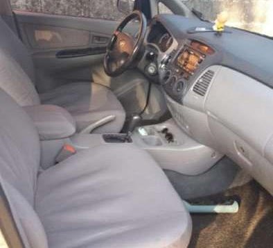 Toyota Innova 2.5E 2011 for sale-3