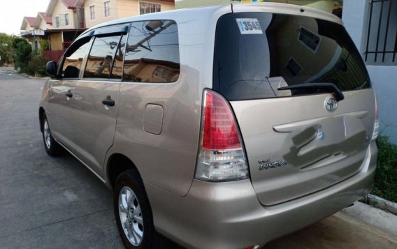 Toyota Innova E 2011 for sale-7