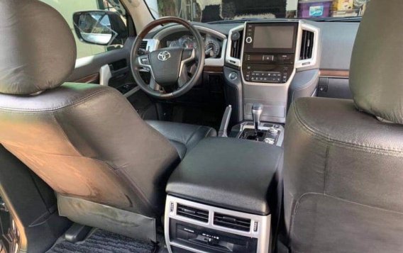 2018 Toyota Land Cruiser Dubai Version V8 for sale-4