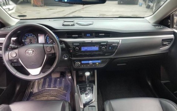 2014 Toyota Corolla Altis 2.0 V AT for sale-4
